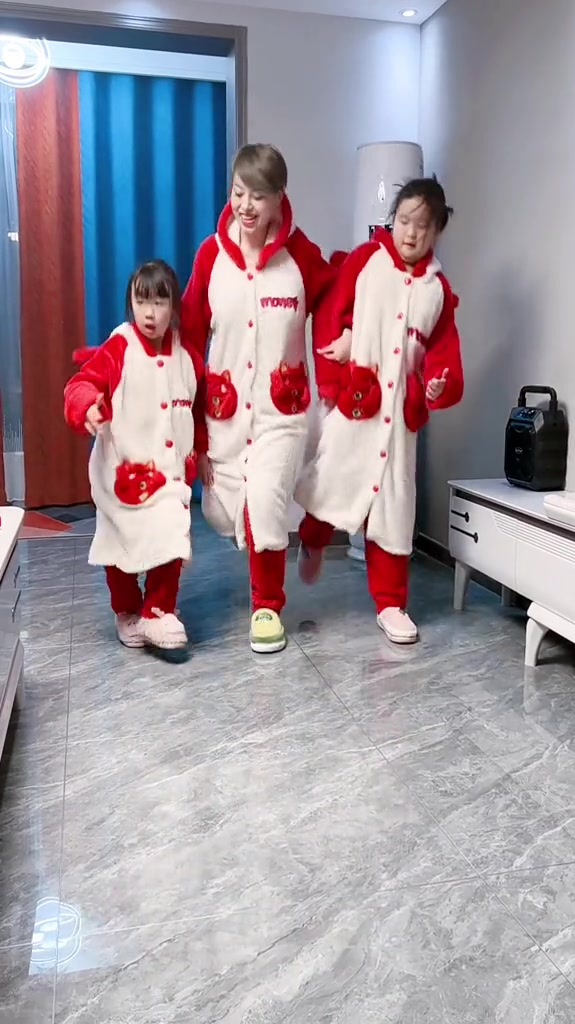 广州 钻爷 终于把闺女熬成了闺蜜