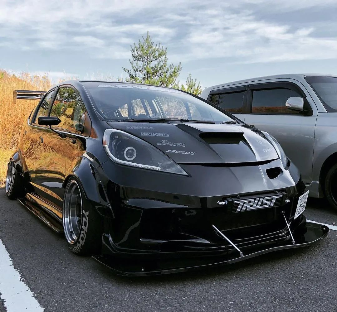 战斗范儿拉满的黑武士的本田飞度ge和思域eg,兼顾素雅和张狂