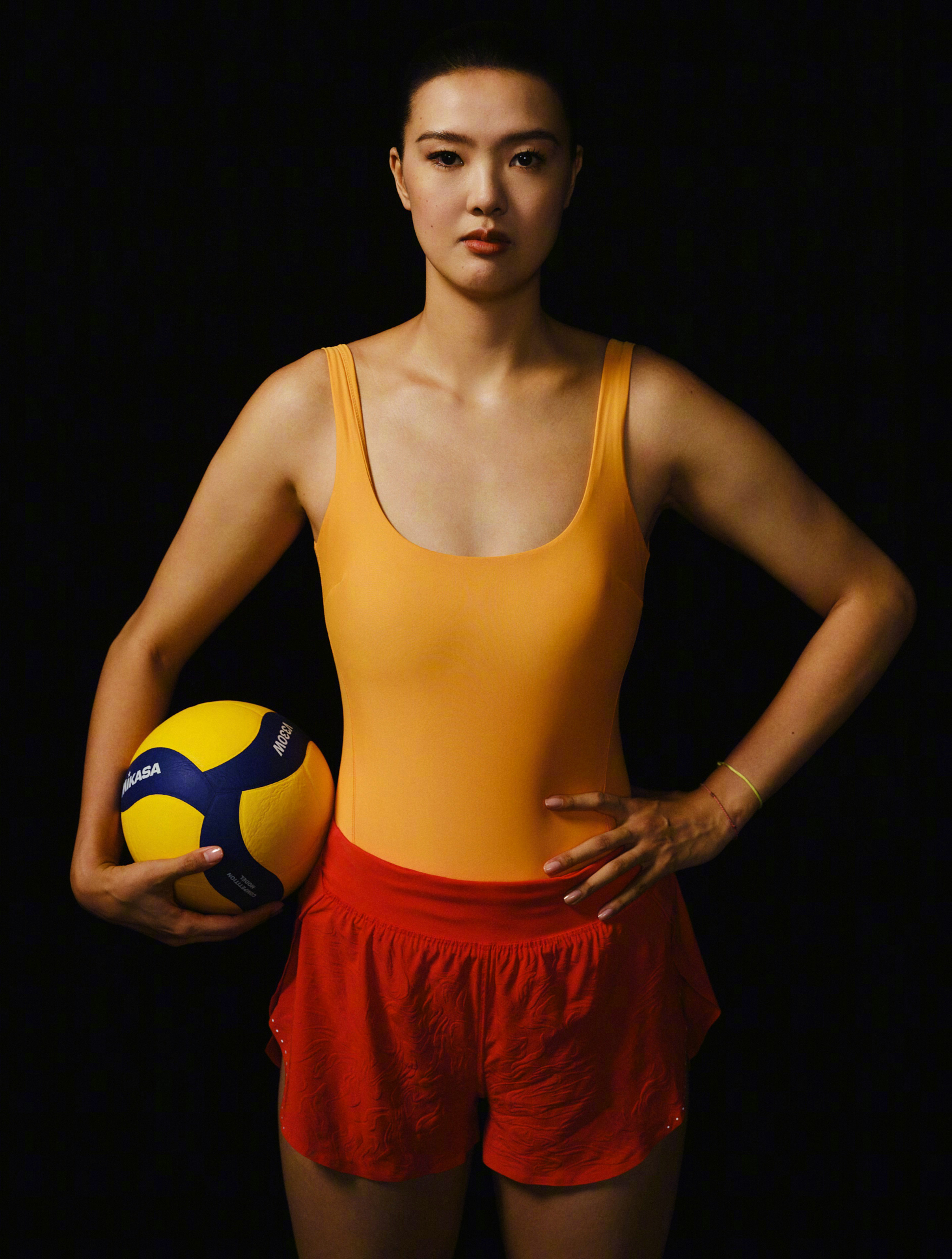 为排球项目代言!张常宁登上vogue金九刊