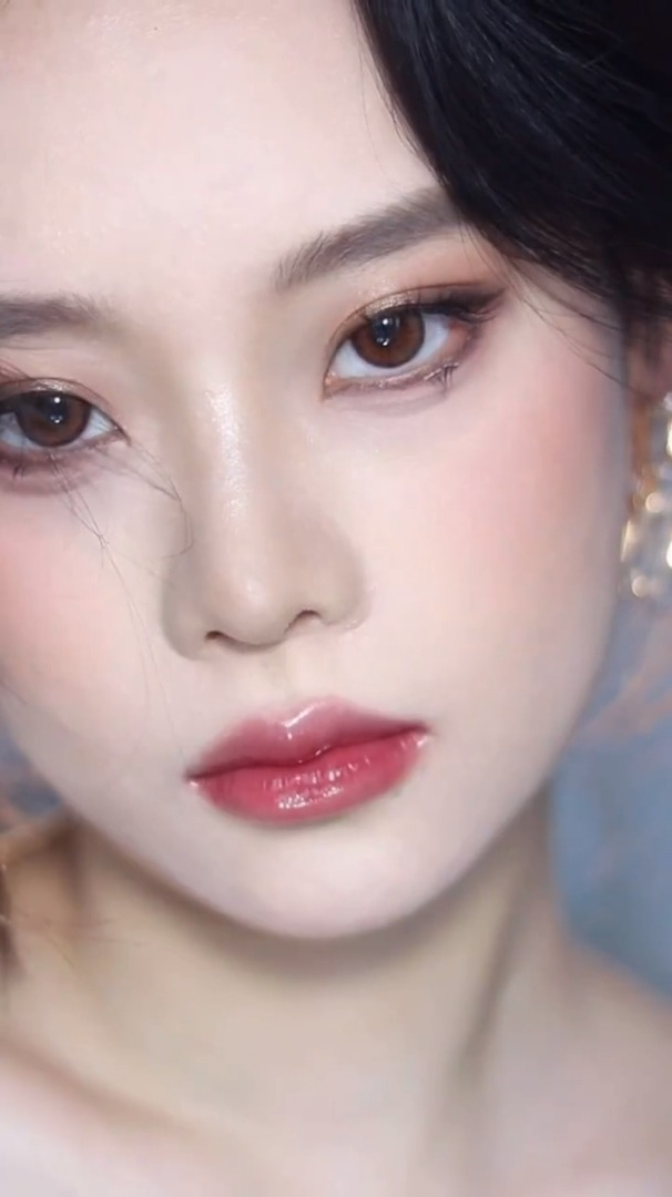 浓颜系宴会c位妆容|淡颜变浓颜