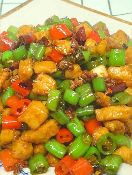 学会这道尖椒鸡丁,你就是家里的大厨!家常美食,持续更新~美食