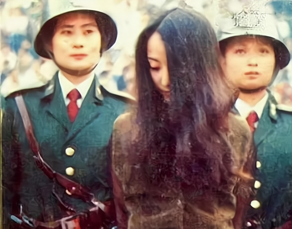 马燕秦:发生过关系的男人就有上百个,还拉着自己的女儿参与其中