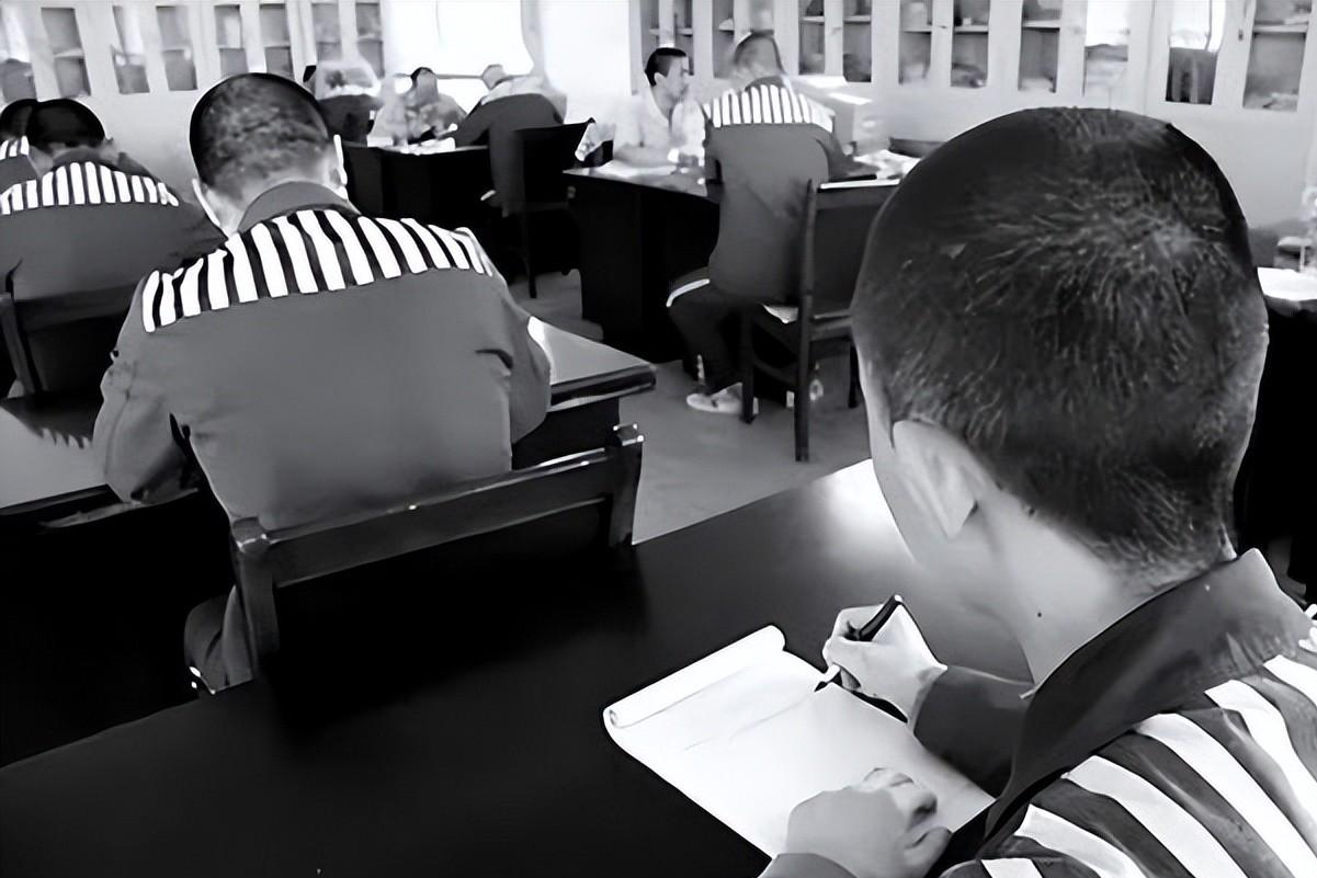 回顾浙大高材生李红涛:3次被捕2次越狱,死刑前2小时靠发明改命