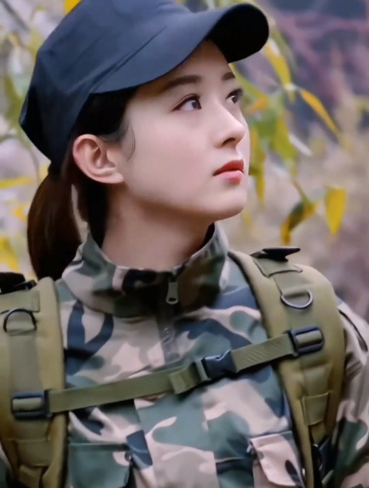军装的赵丽颖,唯美清纯惹人爱