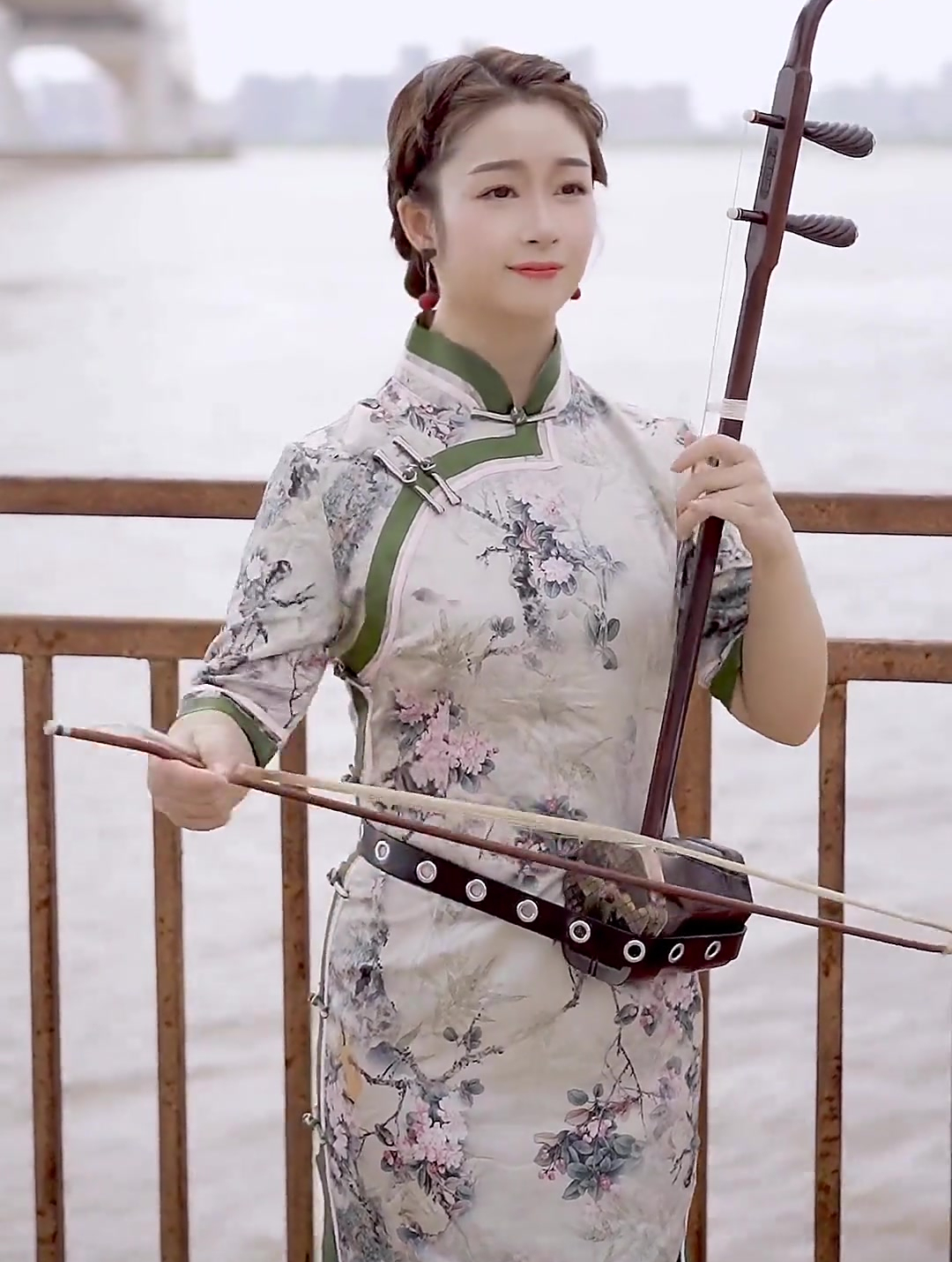 二胡演奏《长江之歌》