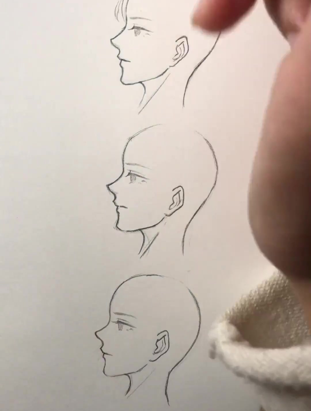 今天画个侧脸马尾吧因为正脸马尾大部分看不到