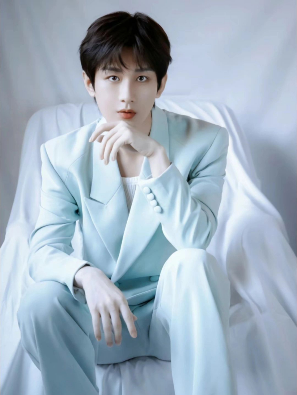 明星背后资本系列之成毅 来个简介咯 名字——成毅/傅诗淇.