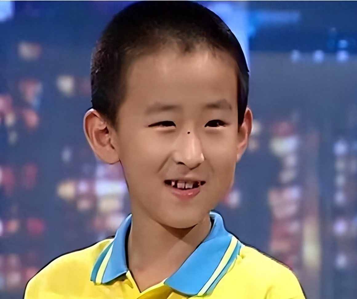 回顾16岁读博士神童张炘炀现状没钱没工作称父母欠他千万房产