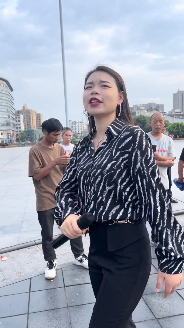 乞丐妹演唱爱情十八拍