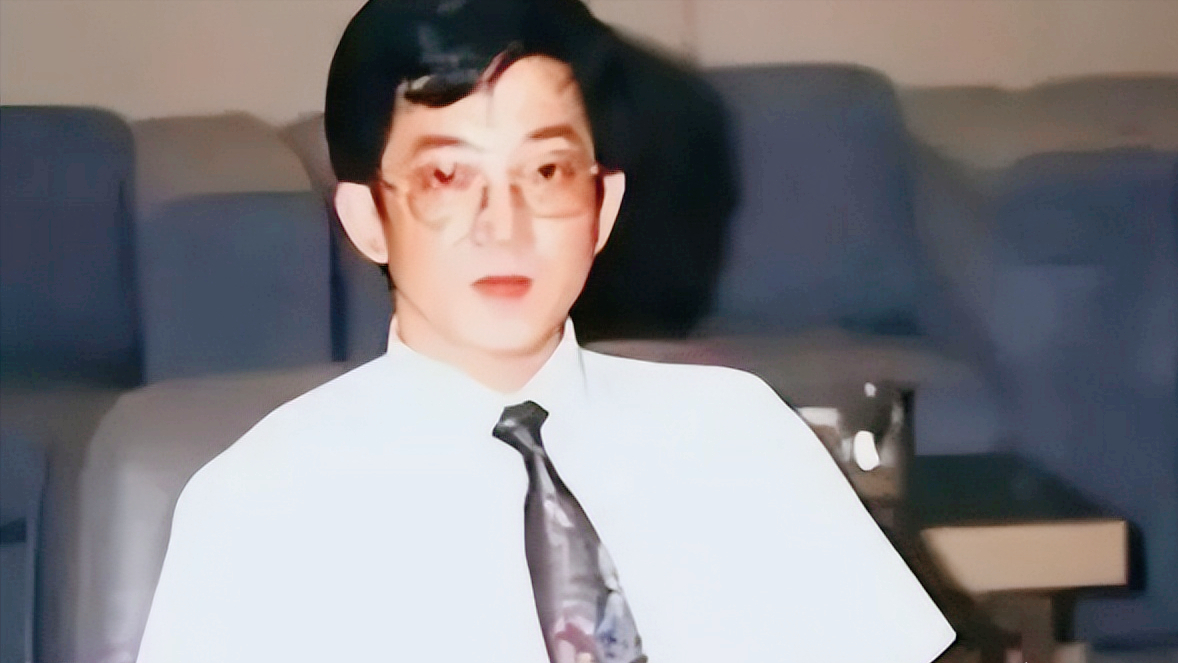 纪实:河北第一秘书李真,找4个空姐轮流伺候,敛财千万终获死刑