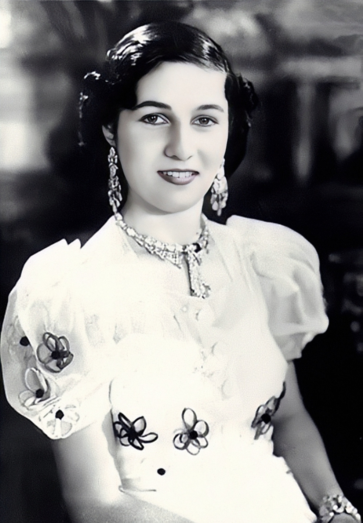 美艳动人的法丝亚