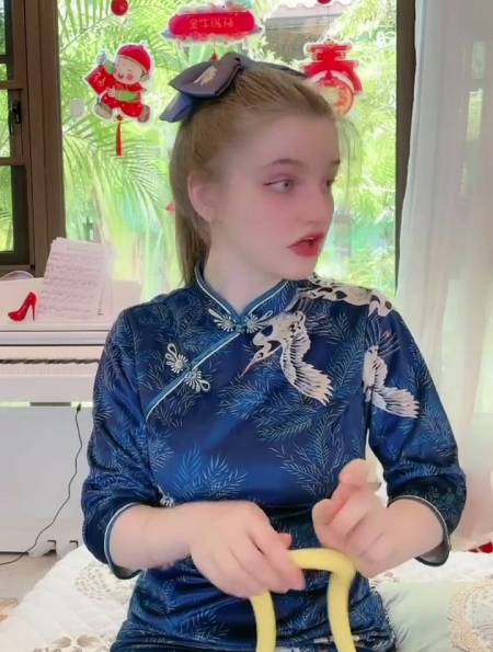阿丽娜把洗脸巾放厕所了,我妈以为是厕纸真实经历-度小视