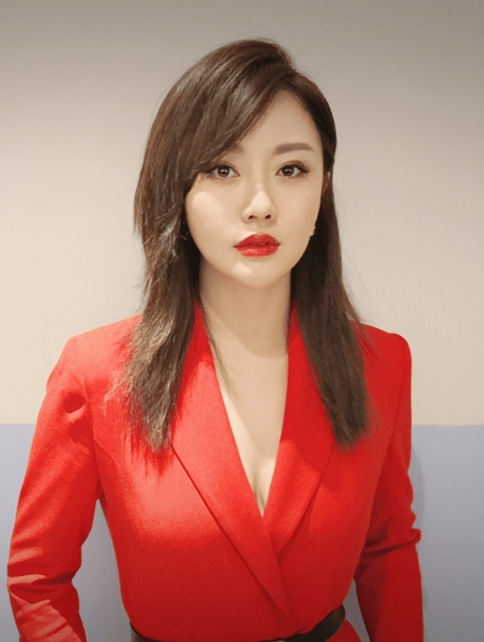 "豪门阔太"潘阳:拍戏不成意外嫁十亿豪门,如今为何却长住娘家-度小视