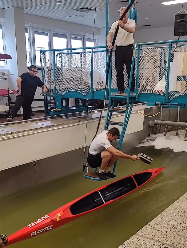 你见过室内的皮划艇训练场吗?