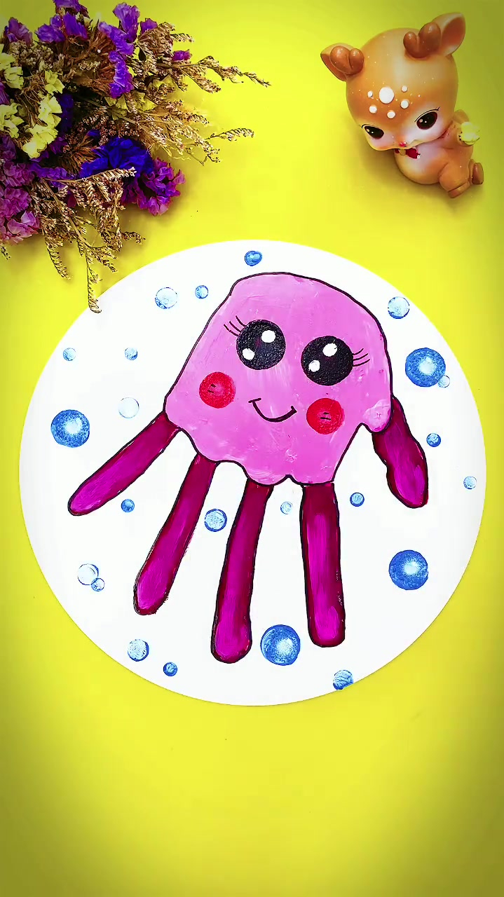 手掌创意画:像水母吗?