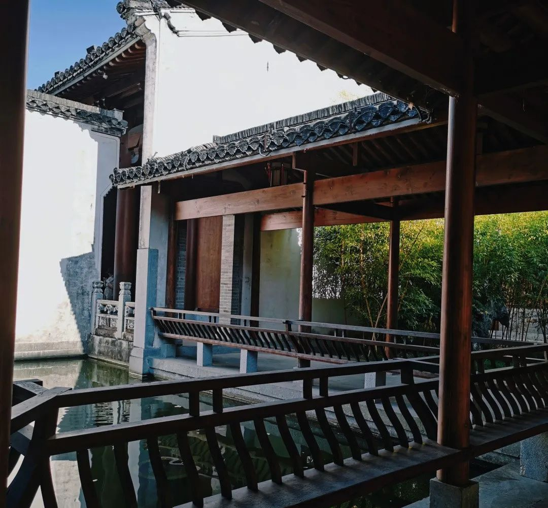 行至古徽州,带你看看"美人靠"