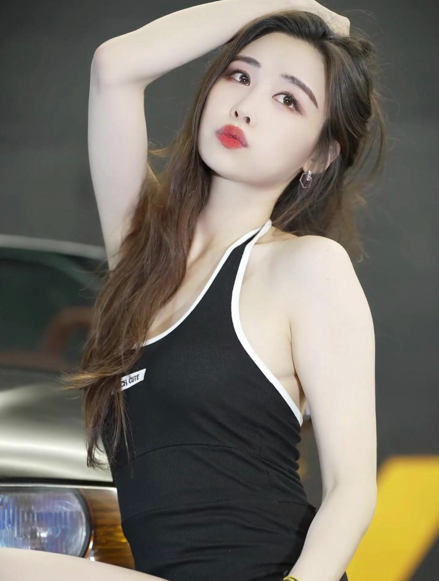 性感车模余莉,不戴口罩的模特才是好模特-度小视