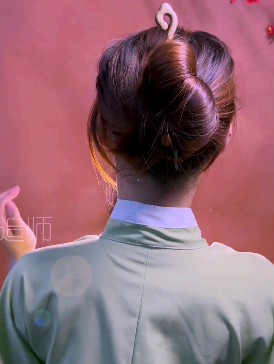 古典单螺髻簪子挽发