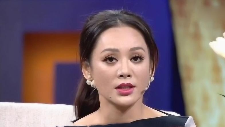 "我连美国绿卡都没有"宁静的国籍受到人太多质疑,最终无奈地在镜头前