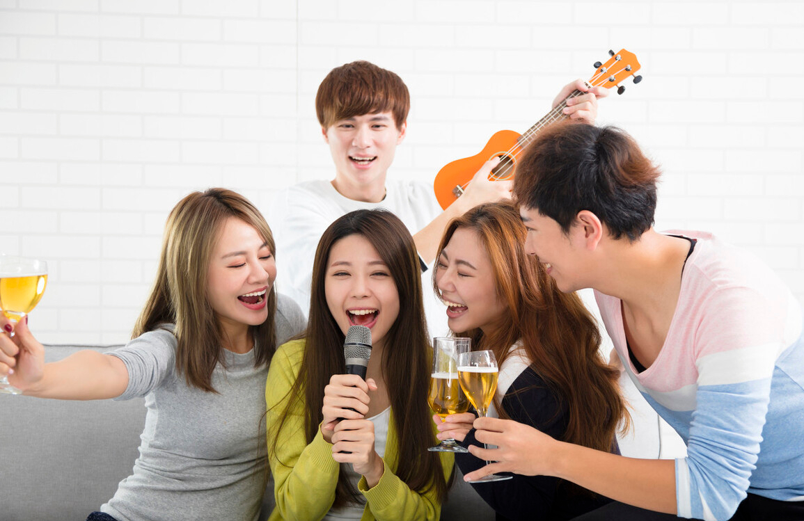 ktv现状:曾经年轻人的"聚会圣地",如今为何"无人问津"了?