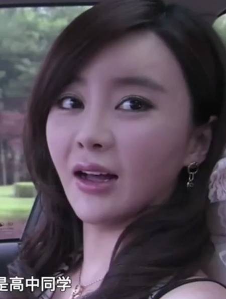 漂亮女销售为了拿下客户逐渐堕落,半夜才能回家(1)-度小视