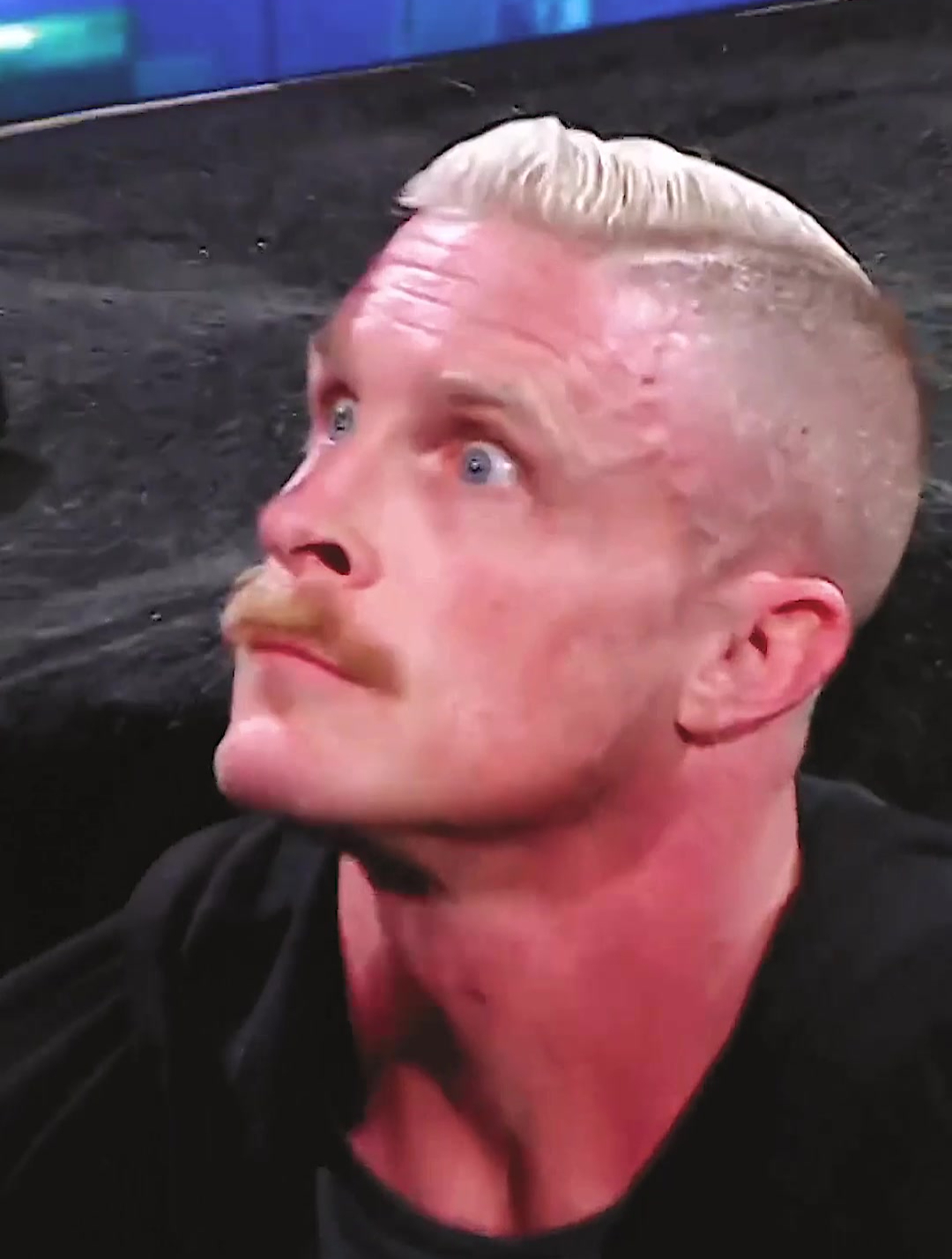 该说不说,最后那一下有点萌,wwe米兹