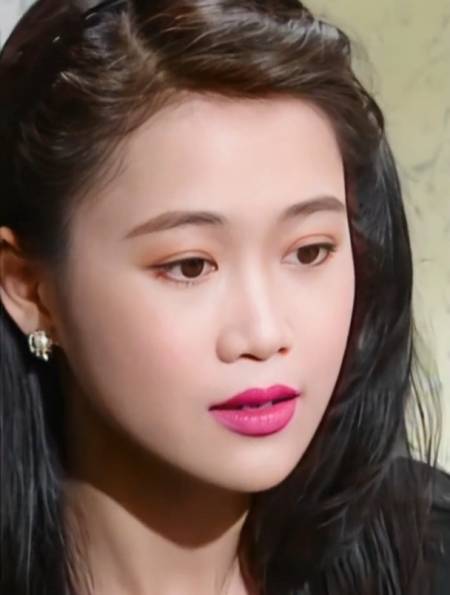 都说梁小冰古装惊人,其实现代装扮也很漂亮,你看过她哪部戏?-度小视