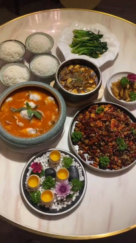 128 这么有格调的西餐厅吃一顿,太满足了!-度小视