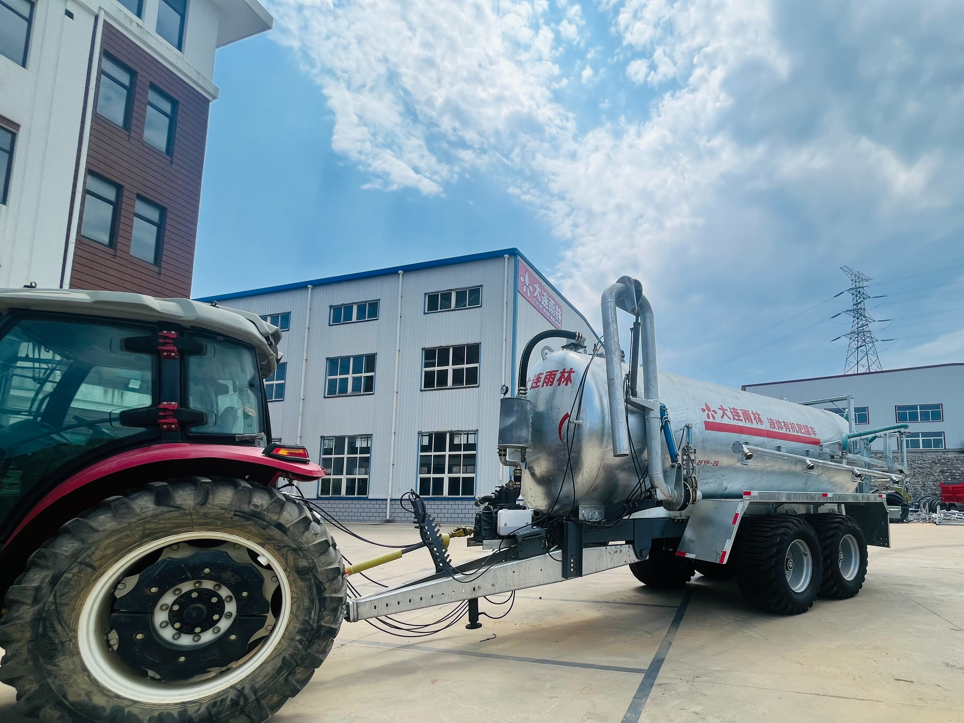 发展禽畜粪污资源化利用,液态施肥罐车来助力!