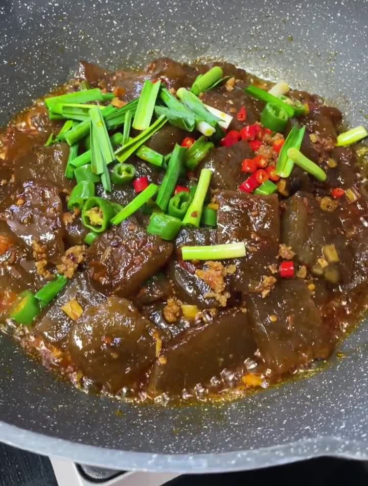 肉末烧红薯粉 这个菜从小吃到大 怎么都吃不够