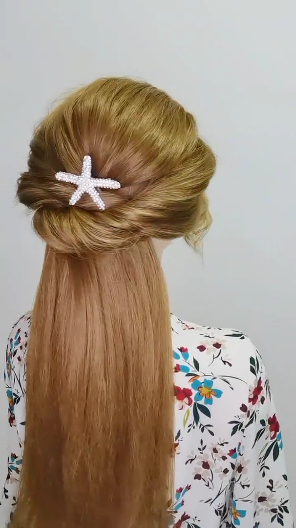 气质优雅大方的韩式半扎披肩发型