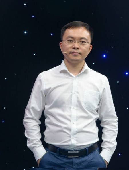 京东副总裁蔡磊为渐冻症的攻克写书直播带货捐出千万身家