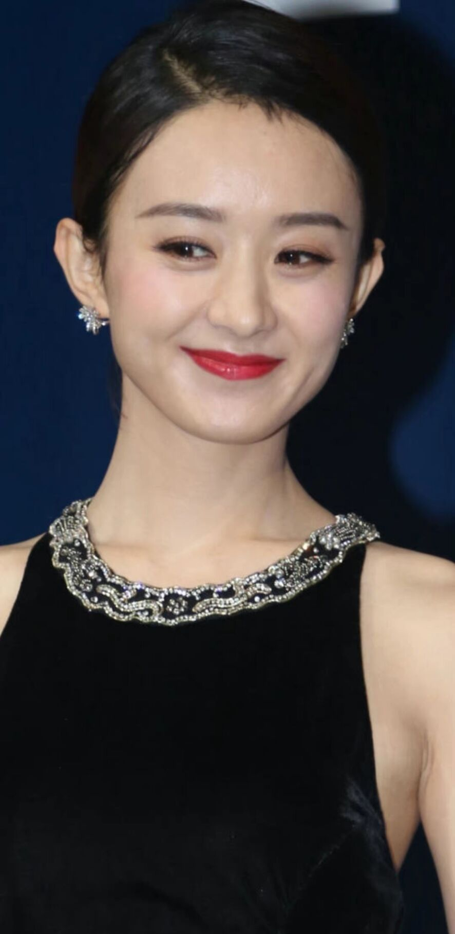 看完无美颜,无滤镜下的赵丽颖,网友:加重了我的"容貌焦虑"