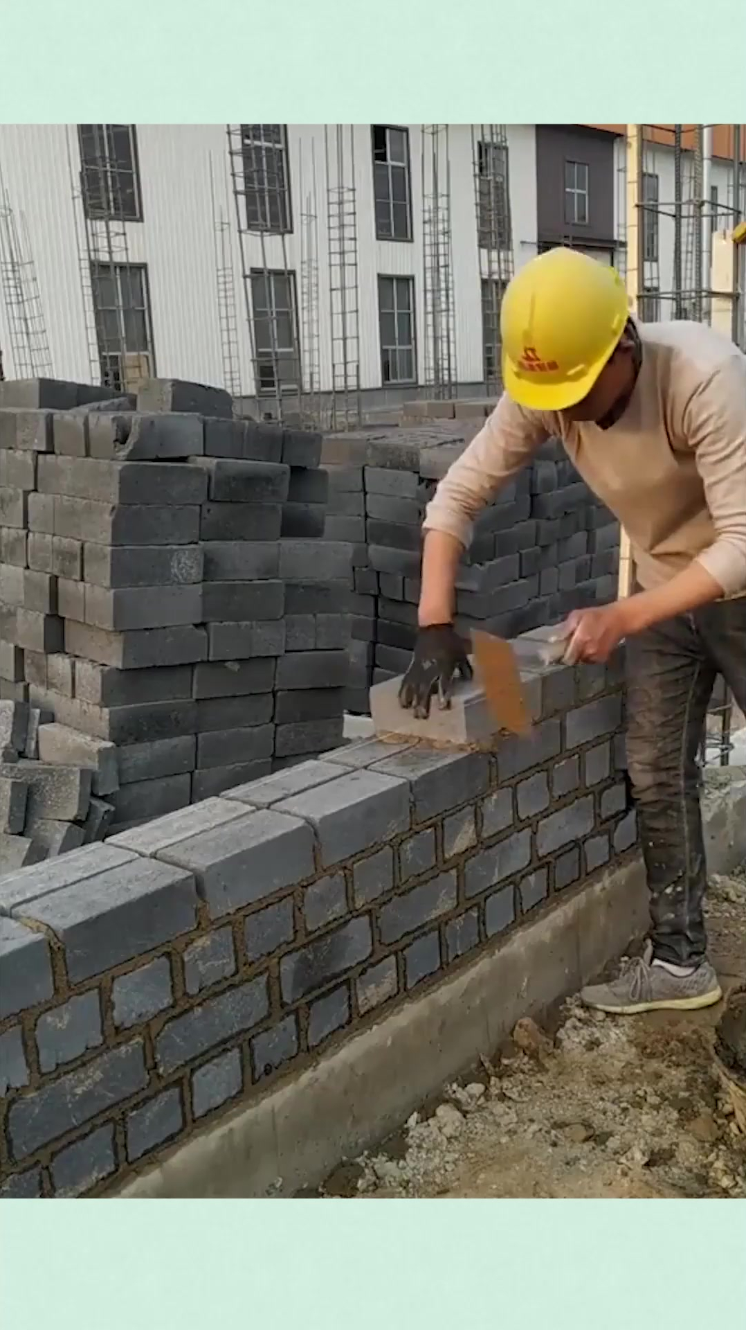 农村200一天的瓦工师傅,工头看了立马涨工资!