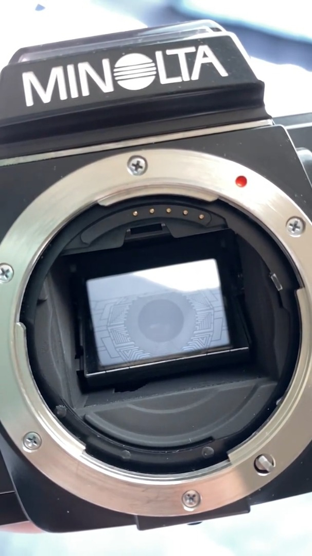 胶片相机推荐,最具未来科幻感的单反反光板来自美能达