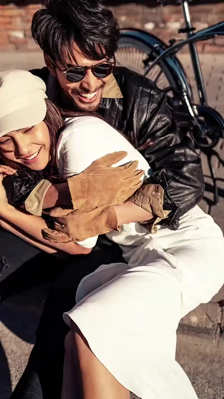 大叔莎莎的成片来了,每一张都美得让人心动,他们在一起好配啊!