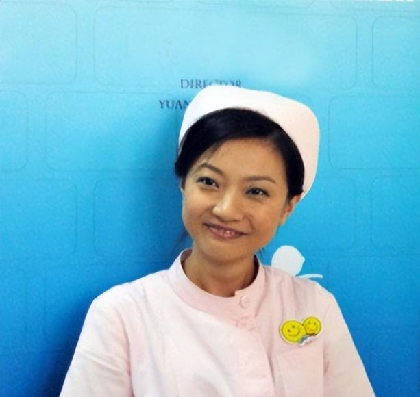姜昆女儿姜珊:被父亲掐断星梦,因一段相声被内涵,今44岁仍单身
