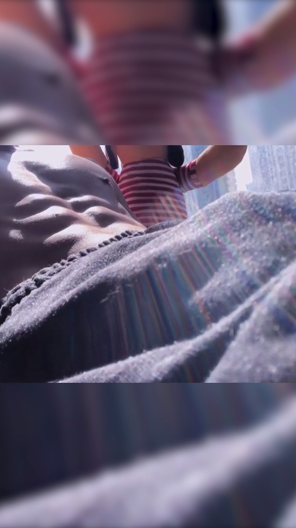 腹肌的猫咪视角,最近天气有点凉,给我多穿一件听到没