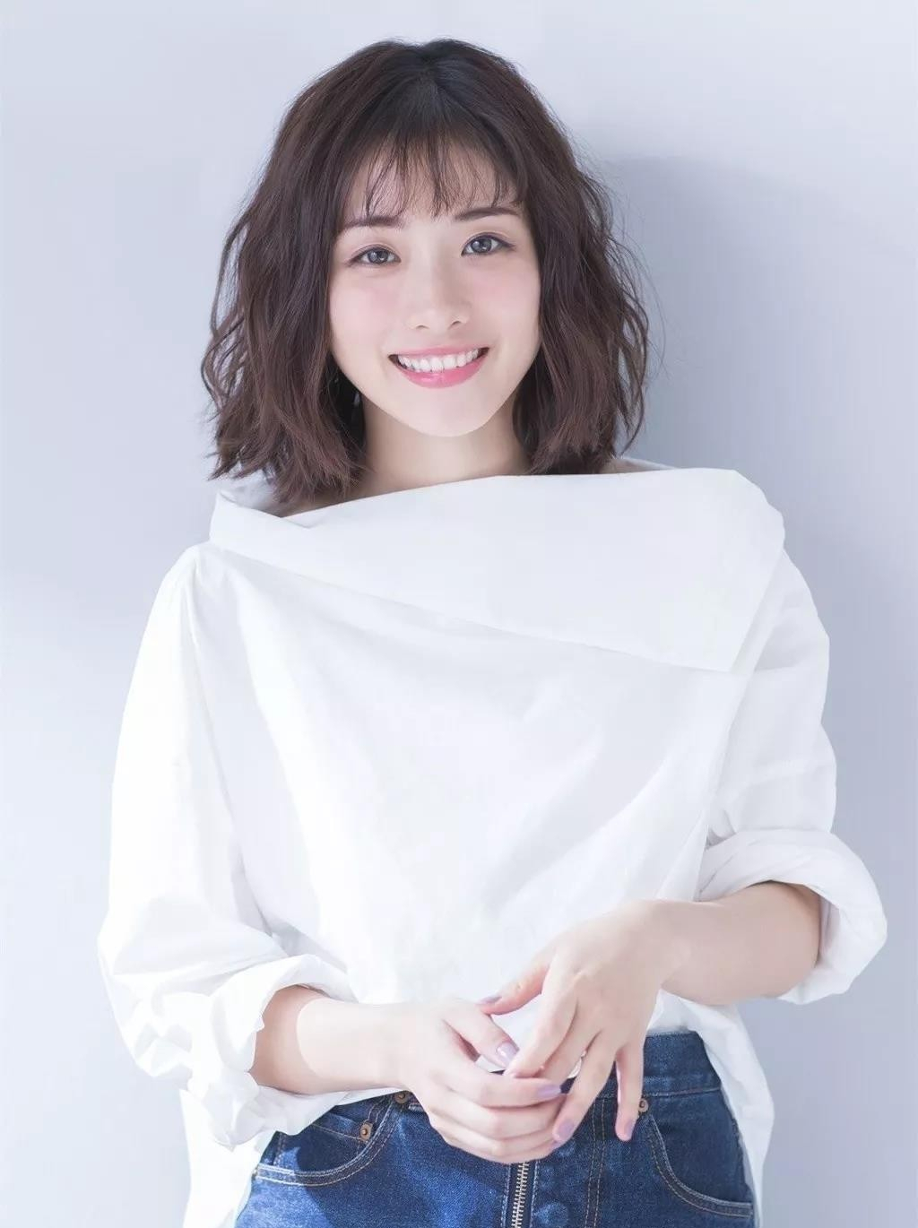 女人40岁后,别乱烫发!今夏流行这3种"短发",减龄显气质