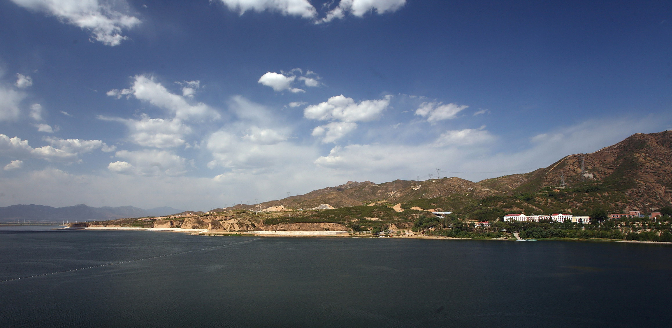 新中国的第1座大型水库官厅水库是怎么建成的?