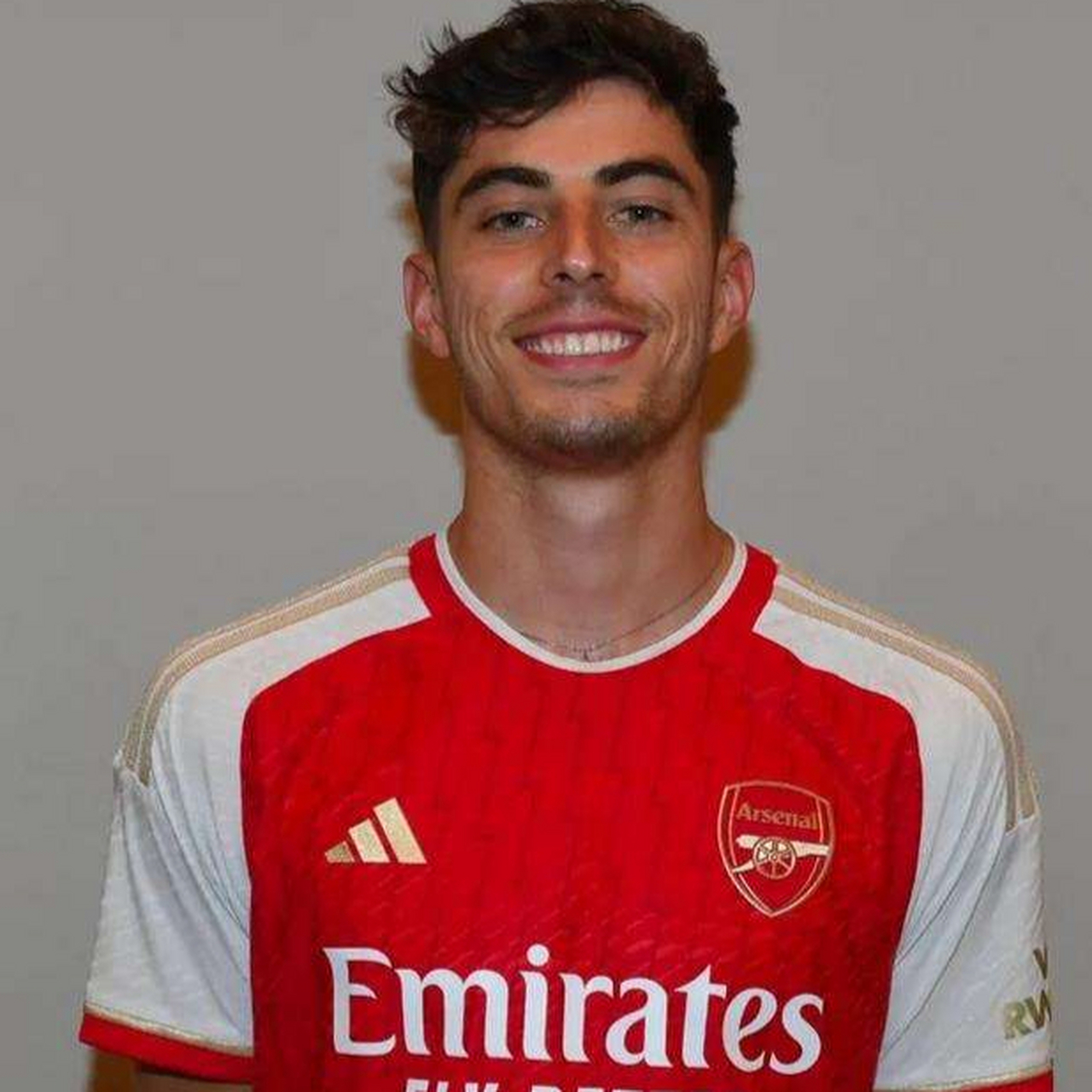 哈弗茨身着阿森纳球衣照曝光,转会交易接近完成 多家