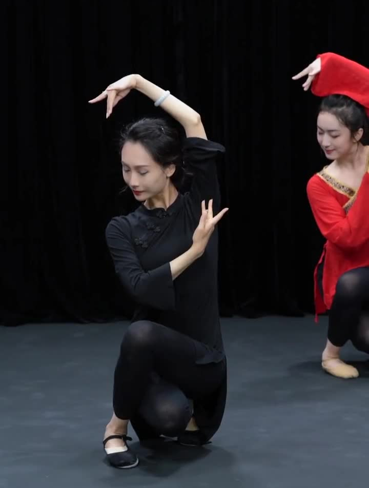 大家舞蹈:郭茵茵北京体育大学艺术学院郭茵茵老师教你学舞蹈