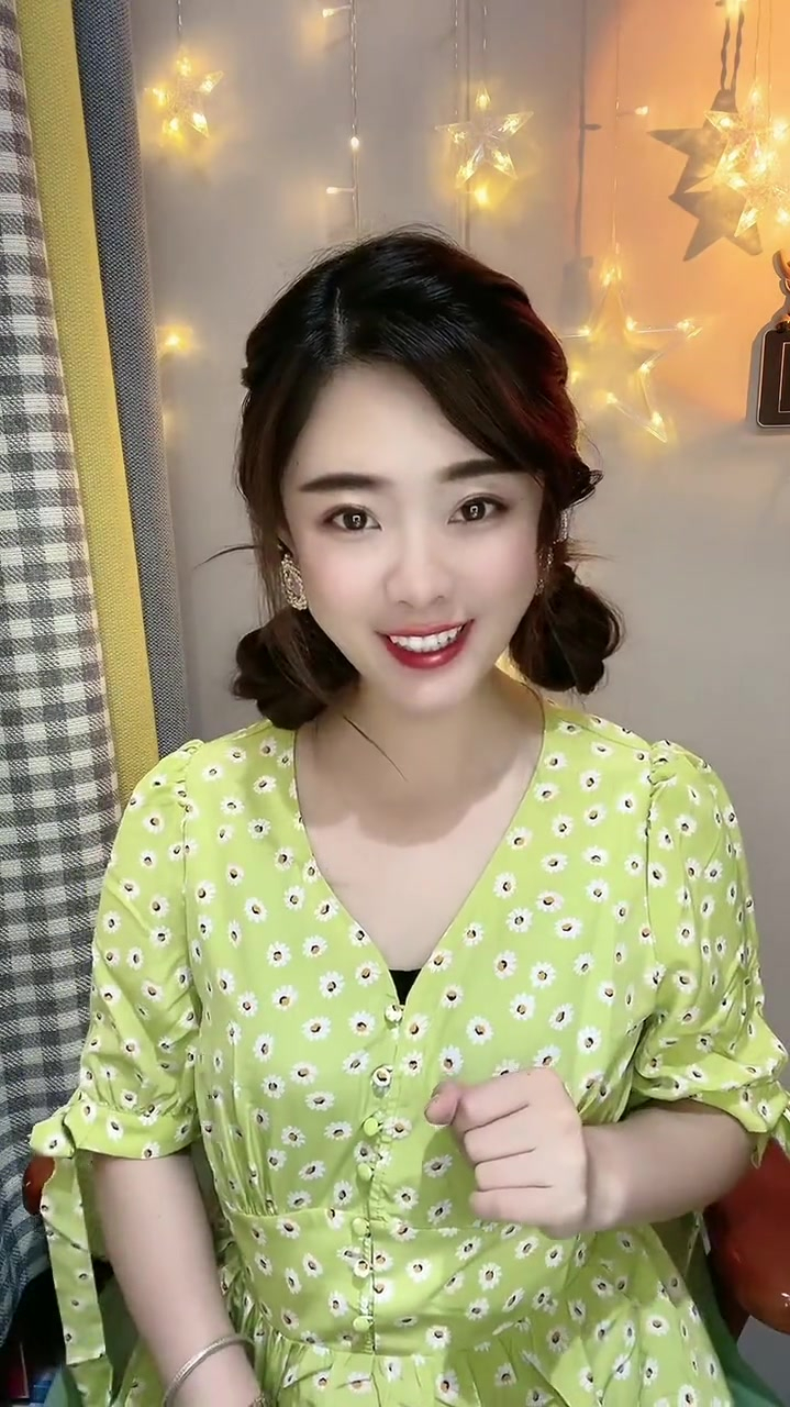 再也不要披头散发了,双低丸子头最减龄