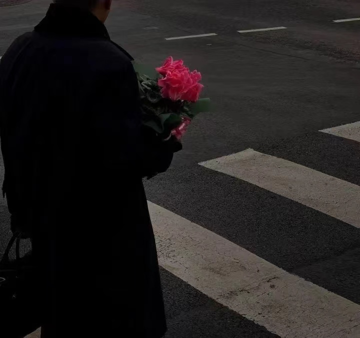 "满眼失望的丧系文案"