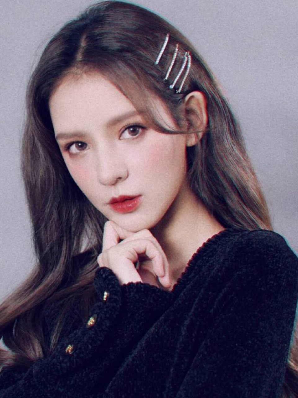 张予曦,拥有精致的面庞,甜美的笑容,既能清纯可爱,又能性感优雅,真的