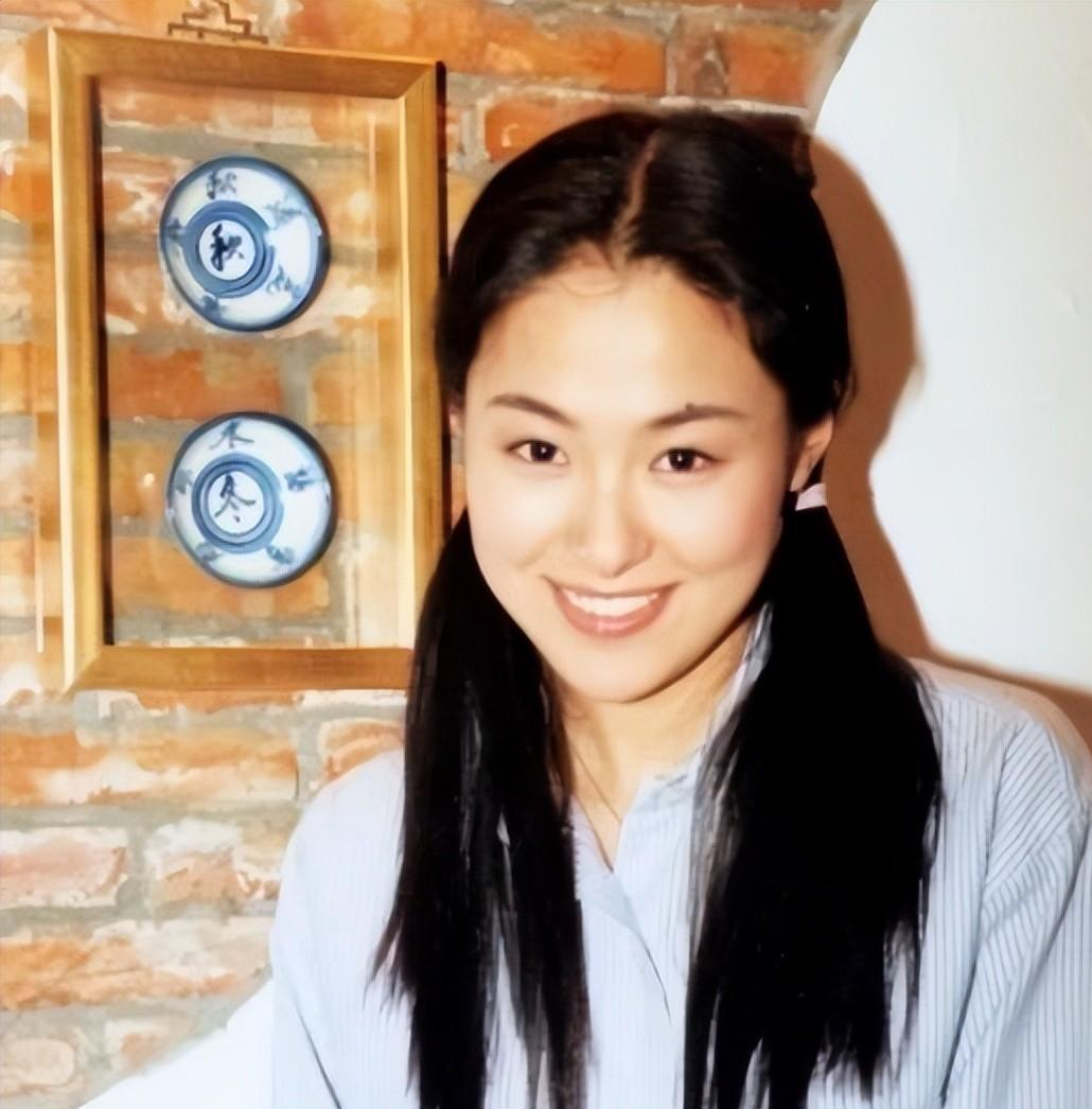 沈傲君:向男友聂远求婚,惨遭对方抛弃,如今嫁给了乾隆的后裔
