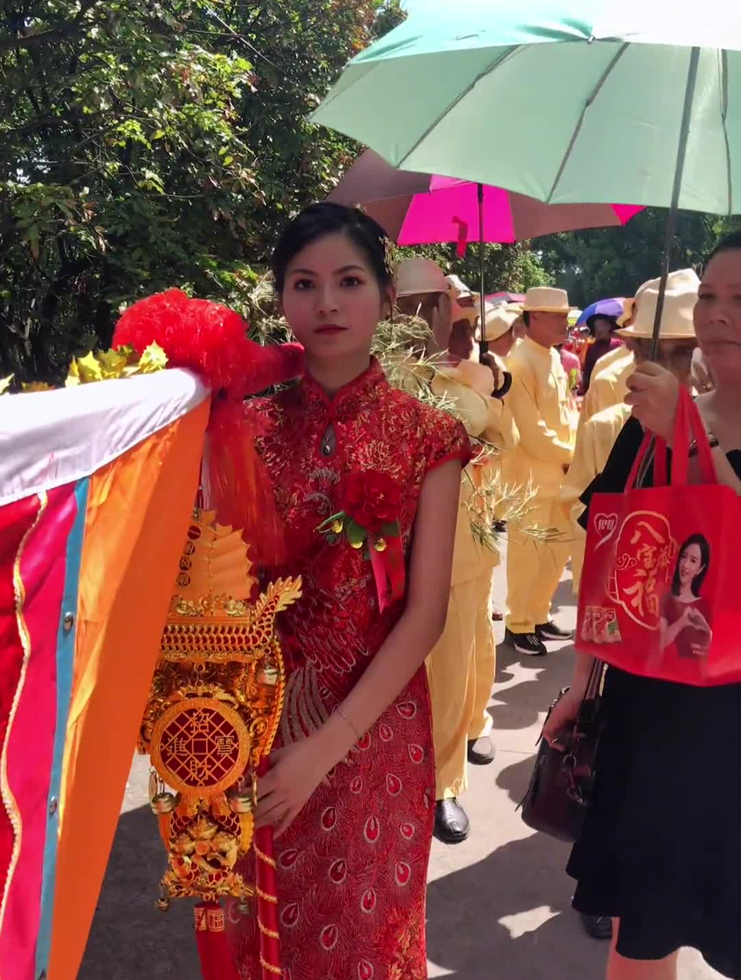 潮汕习俗标旗美女旗袍风小姐姐