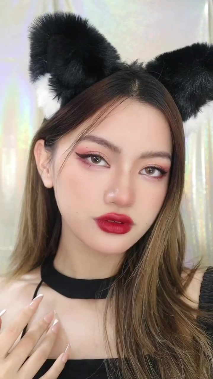 甜心辣妹坐稳派对蹦迪c位没人能拒绝又甜又辣的小野猫妆