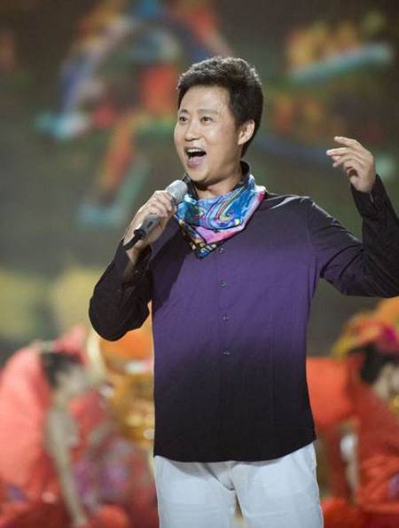 耿为华:宠妻15年被抛弃,离婚当天与女儿抱头痛哭,51岁仍单身1-度小视