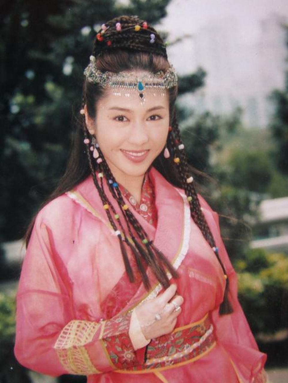 黎姿,金庸倚天屠龙记里的赵敏,古惑仔里的小结巴!